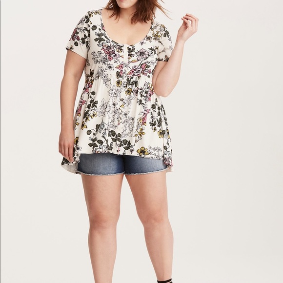 SOLD - Torrid Floral Print Babydoll Top- Size 2 - Picture 2 of 7
